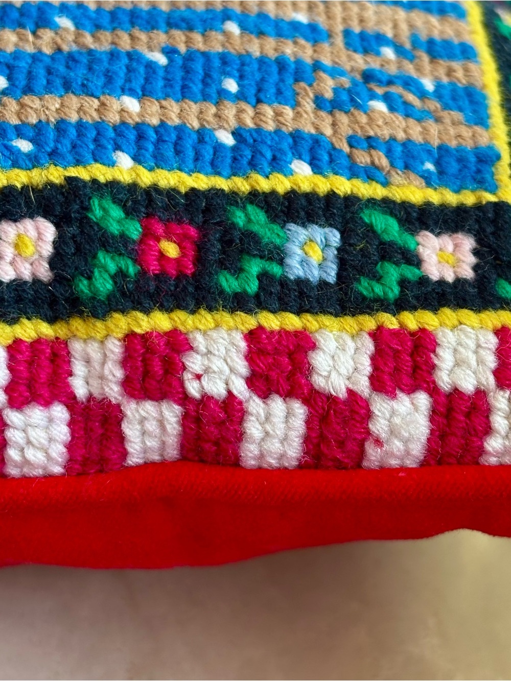 Needlepoint Mary Engelbreit Peace Christmas Pillow vintage 🎄🕊️ - Picture 6 of 9